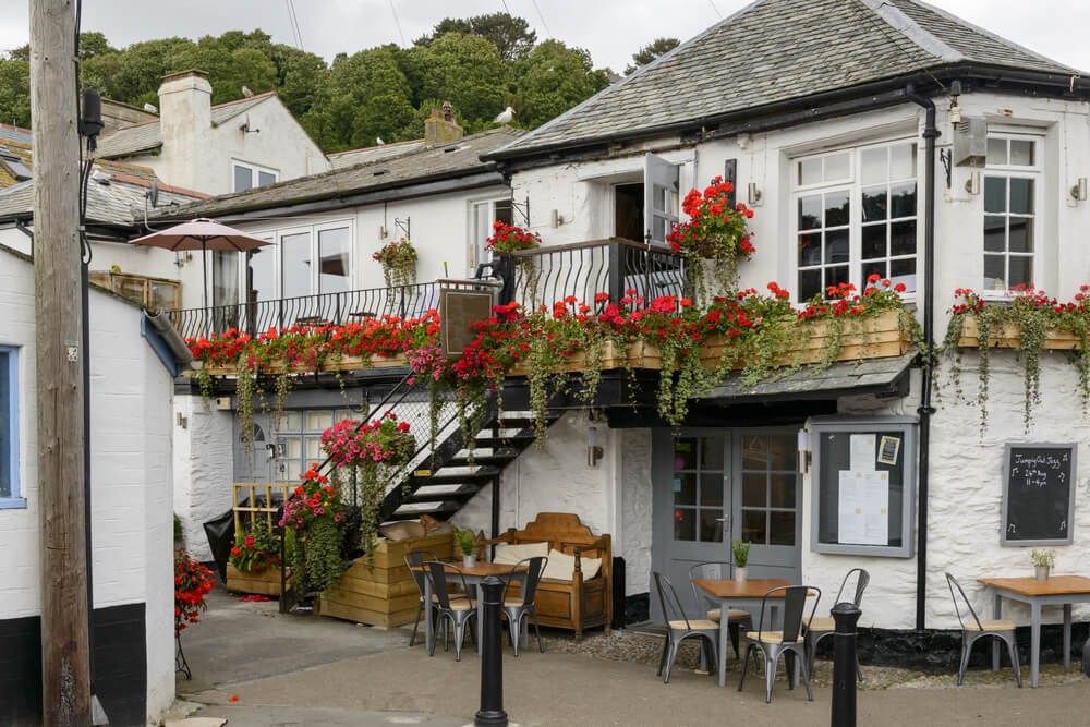 Coastal Pubs In Cornwall Cornwall Pubs By The Sea Hot Tub Breaks